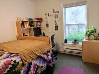 Summer quarter room available in 2Br, 1Ba On-Campus Grad Housing 2