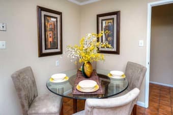 Right next to Stanford! Menlo Park house needs housemate 3