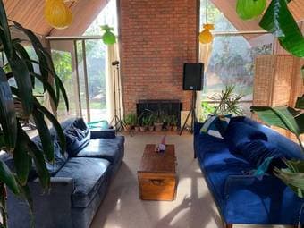 Room in spacious Eichler House w/ large garden 2