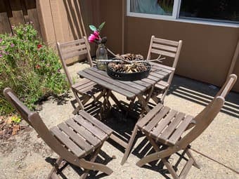 Outdoor/Patio Dinning Table + 4 Chairs 1