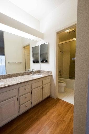 Furnished master suite in downtown Palo Alto condo summer sublet 2