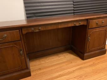 Desk offered for FREE 2