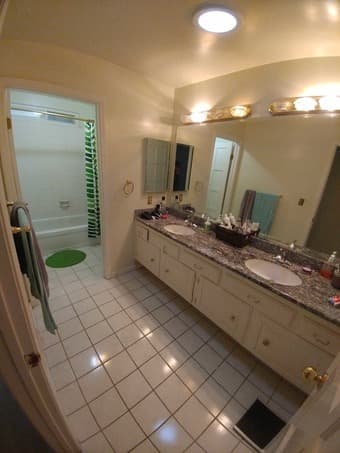 Room in great 6 BR house! Available 8/1/2019. 2
