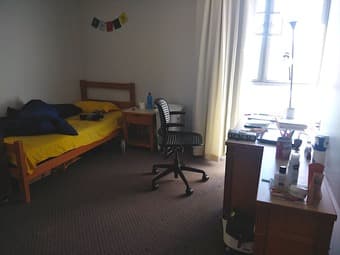 Great Room for Summer Sublease, Quillen Highrise, $880/month 1