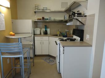 Great Room for Summer Sublease, Quillen Highrise, $880/month 3