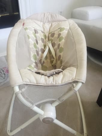 Infant / Toddler Pack n Plays, Rocker, Bassinet and more 3