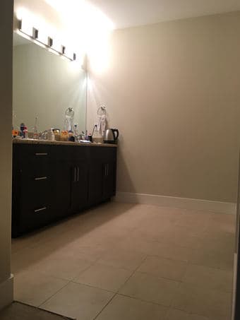 3 BED / 2.5 BATH APARTMENT AVAILABLE (4 TENANTS RECOMMENDED) 3