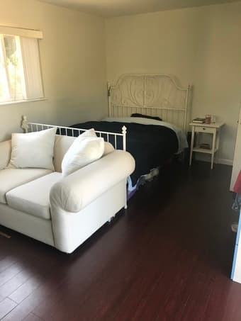 Room in 4 Bedroom House in MOUNTAIN VIEW 1