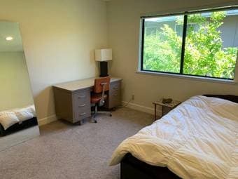 One room in 2 br / 2.5 bath townhouse near Downtown Menlo Park 1