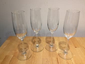 Champagne flutes (4) 1