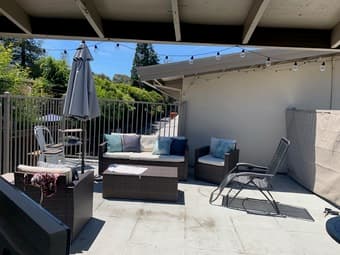 Looking for a roommate in a 2 bedroom, 1.5 bathroom apartment in Mount 1