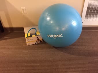 Nutribullet, Meva vacuum cleaner, queen air mattress & stability ball 3