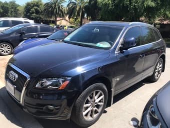 2011 Audi Q5 2.0T Premium, Quarro, Navy, new Tires 2