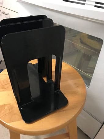 Metal book stands -- a set of 4 pieces 1