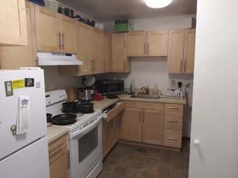 Bedroom in Escondido Village, sublet July to August 2