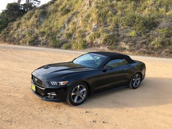 2016 Ford Mustang Convertible 1