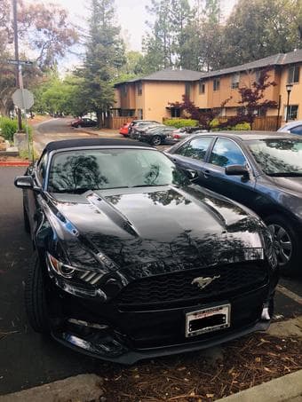 2016 Ford Mustang Convertible 2