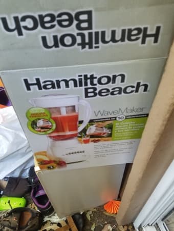 Almost New - Hamilton Beach Blender 1