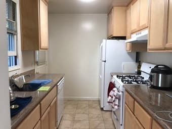 1BD/1BA near downtown Palo Alto (University Ave.) 3