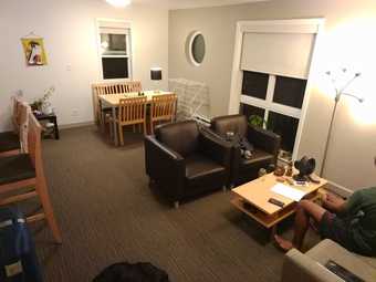 Sublet single bedroom in 4bd-2ba renovated apt on campus (July-Aug) 1