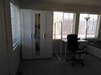 Furnished living room rent starting on July 1st, 2min walk to Stanford 2