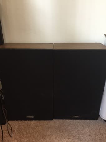 Receiver + 2 speakers + free CD player 3