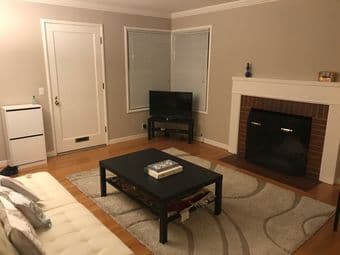 1BR in a 2 BR furnished very clean duplex in great location (redwood) 2