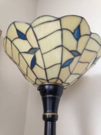 Beautiful Floor Lamp with Tiffany-style Shades 2