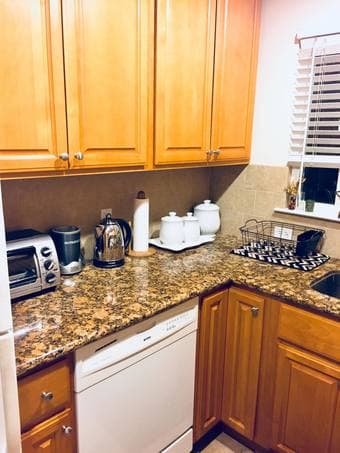 one bedroom in 2br/1bath Menlo Park, close to Stanford, Caltrain 3