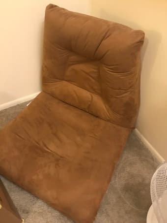Adjustable 5-Position Folding Floor Chair (Moving out sale) 1