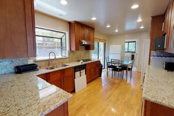 Beautiful house looking for housemate! 3