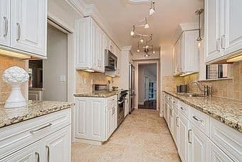 beautiful bed/shared bath, huge closet, walking dist. University Ave!! 3