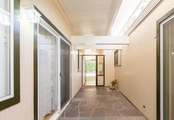 Beautiful Palo Alto house has available room :) 3