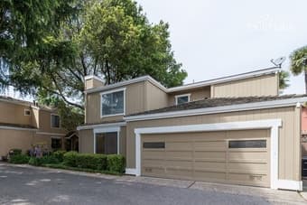 AMAZING ROOMMATES - great for those new to the area! 1