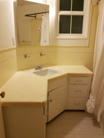 1BR in a 2 BR furnished very clean duplex in great location 2