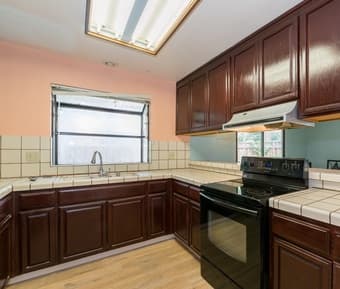 AMAZING ROOMMATES - great for those new to the area! 3