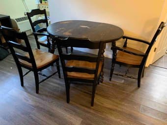 table + 4 chairs 2