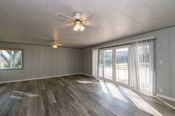 Room for rent in Redwood City. 2