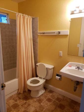 Furnished month-to-month one bedroom apartment 3