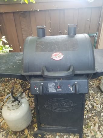 Char griller with 2 propane tank 3