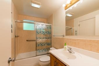 Beautiful Palo Alto house has available room :) 3