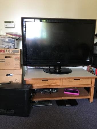 46 inch TV with free desktop connected 1