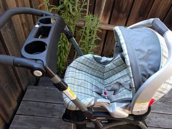 Graco car seat stroller travel system 2