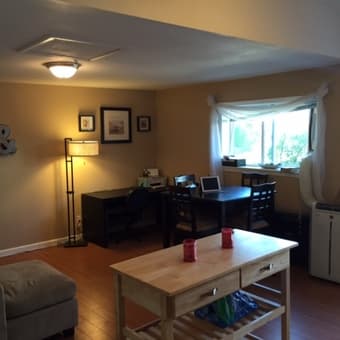 [HOUSING] Perfect pet friendly rental unit with yard! 1