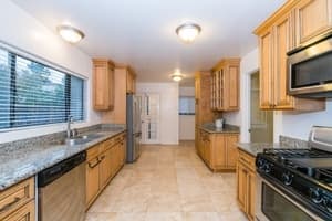 Huge home, big rooms, short lease, and fun housemates! 2