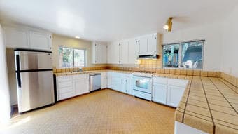 Cozy home with incredible roommates. Come meet us! 3