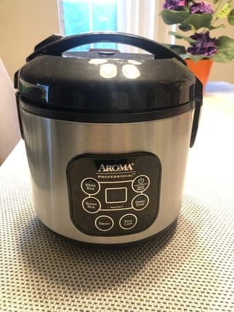 Rice cooker; great condition, original packaging 1