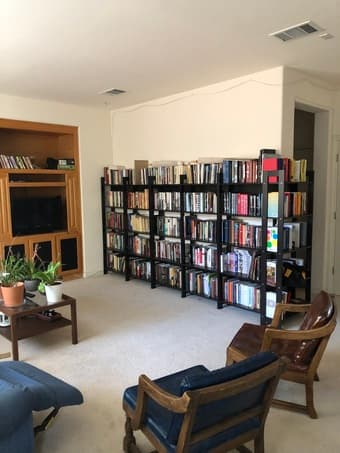 Two rooms in sunny, spacious quiet EPA house 3