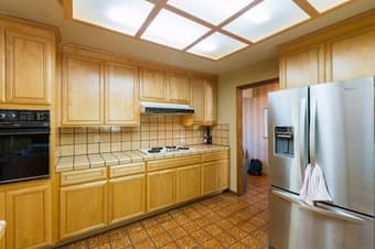 Huge house in the hills, looking for a roommate 3