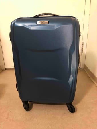 20" Samsonite Pivot Spinner - brand new 1